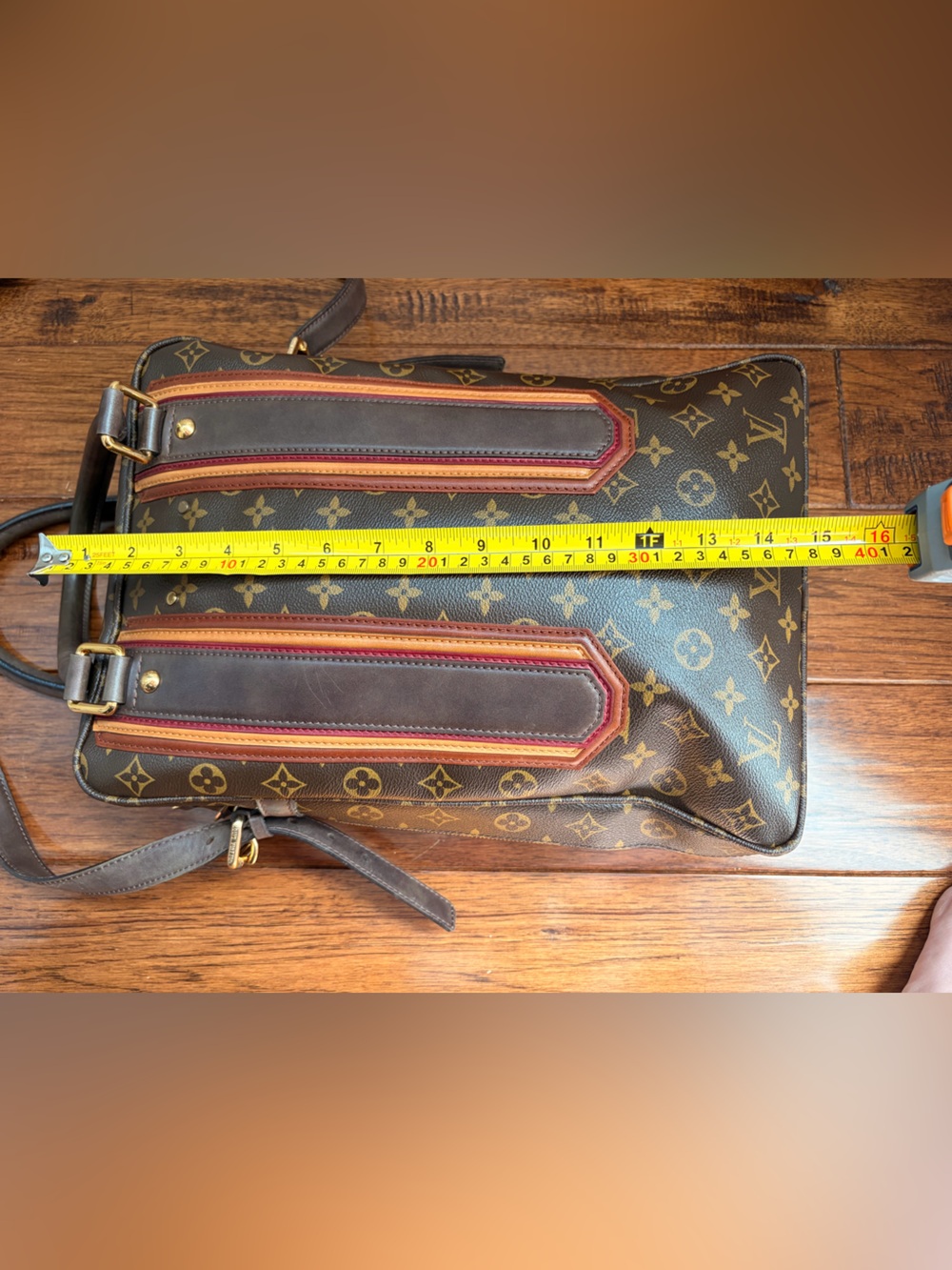 Louis Vuitton Bequia Porte Document Vertical bag - Picture 14 of 16